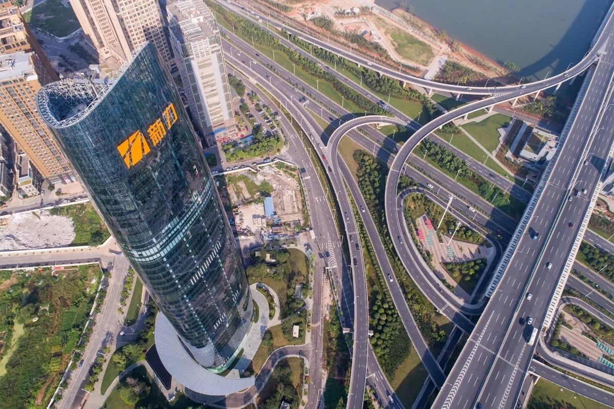 疏离与融合的平衡，构筑与城市相生相成