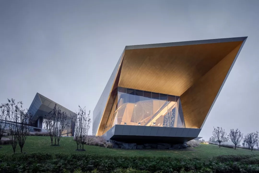 面向五彩池的窗口，k8凯发构筑设计